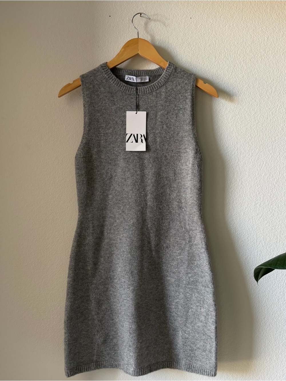 Zara Sleeveless Knit Shift Dress in Grey